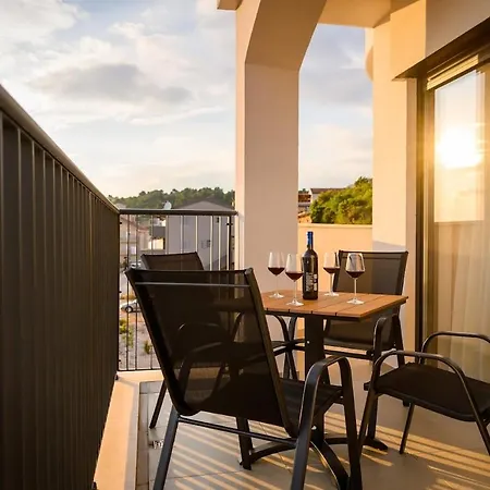Apartments Sunset Komarna Exterior photo